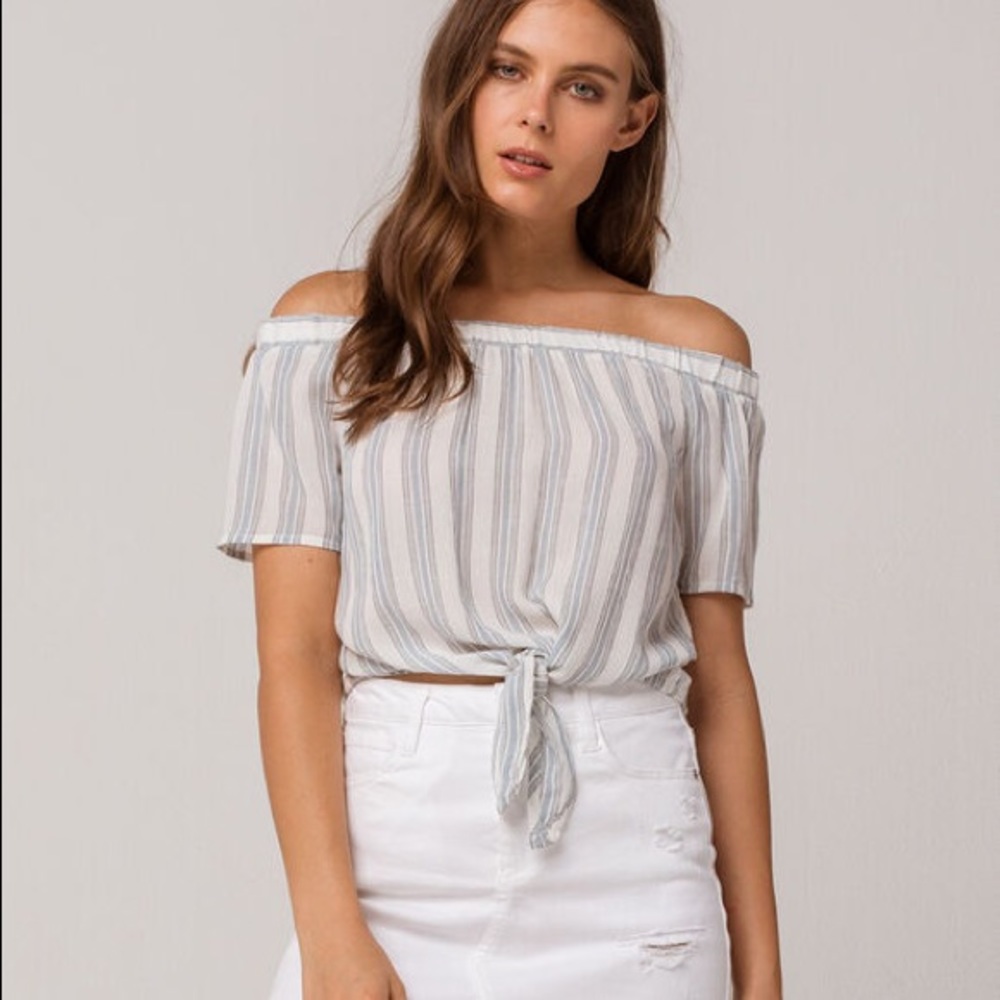 Tillys ivy+main tie front off shoulder top medium